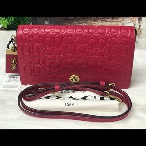 COACH Dinky In Signature Leather